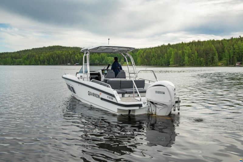 Quarken 27 T-Top