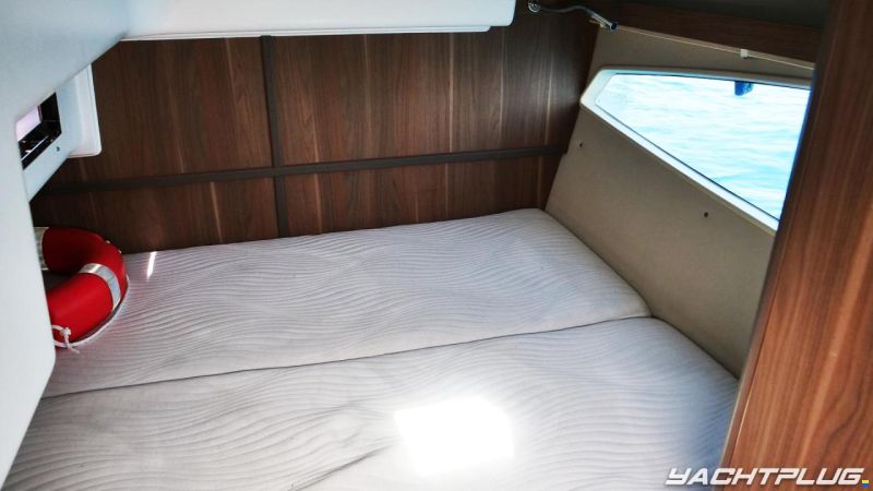 Sealine S330