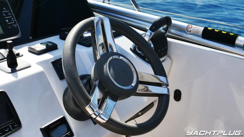 Sealine S330