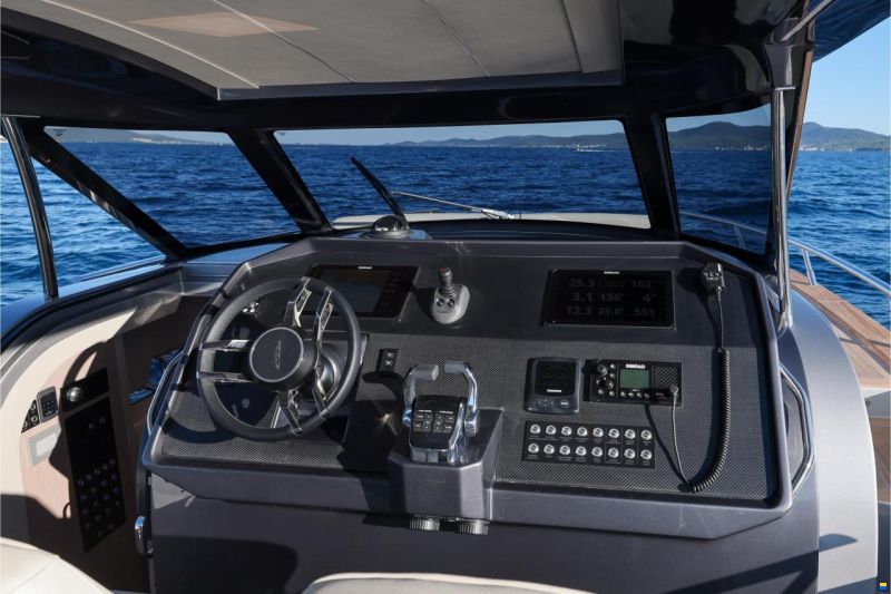 Focus Motor Yacht Forza 37