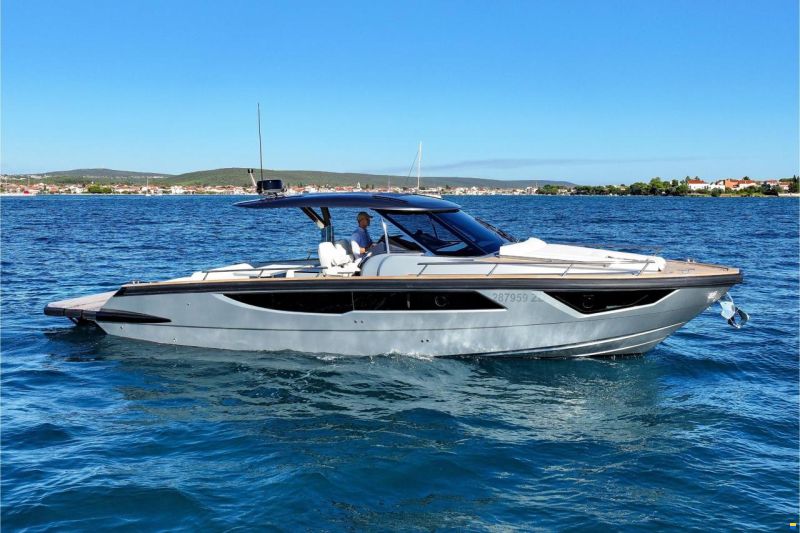 Focus Motor Yacht Forza 37