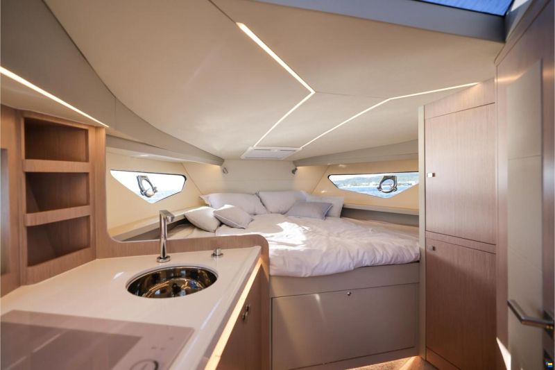 Focus Motor Yacht Forza 37