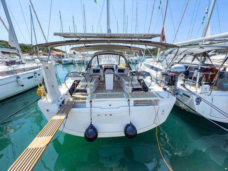 Dufour 44
