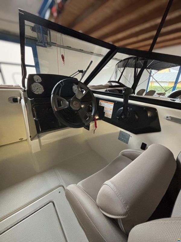 Quicksilver 555 Bowrider