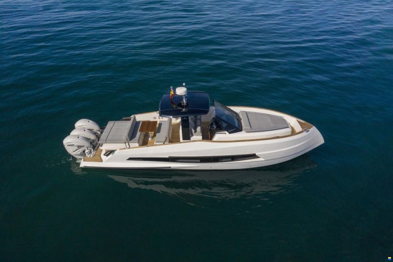 Astondoa 377 Coupe Outboard