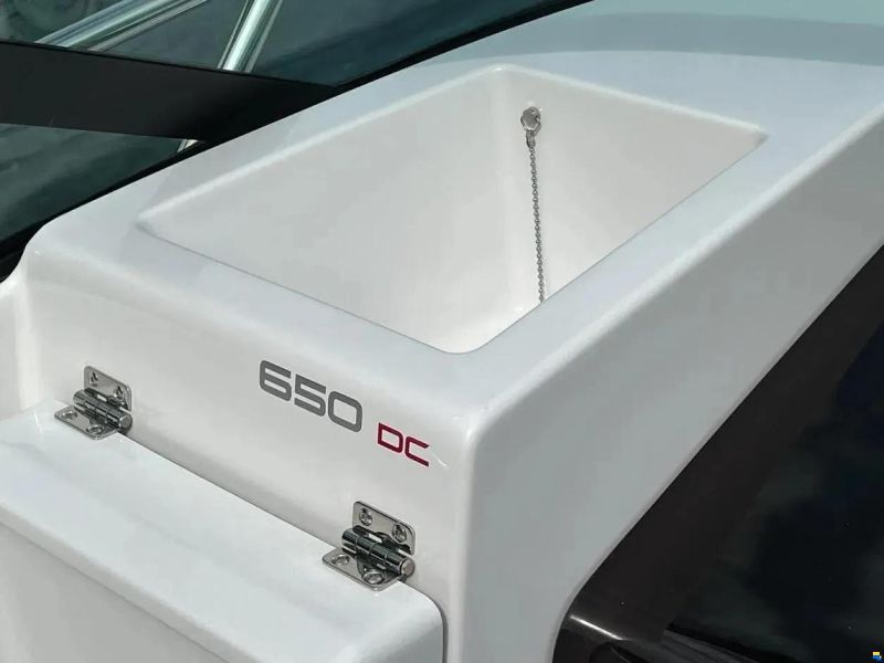 Flipper 650 Day Cruiser