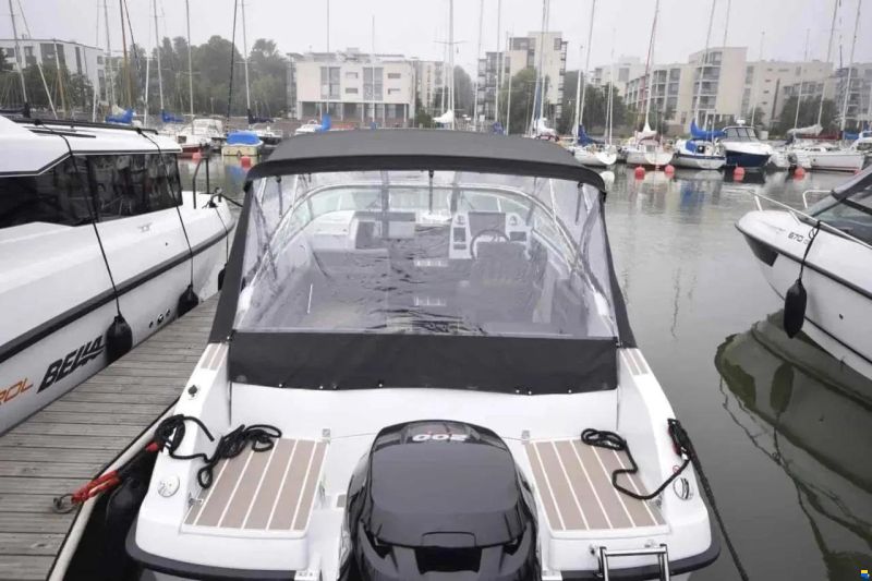 Flipper 650 Day Cruiser