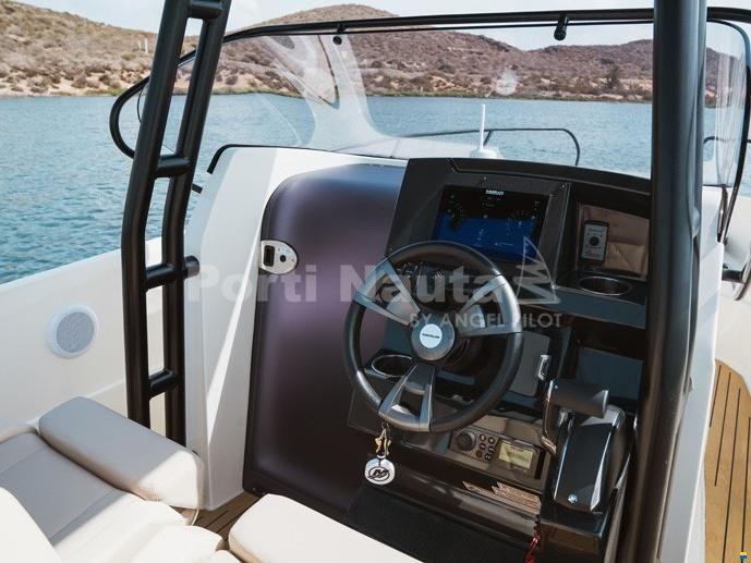 Quicksilver Activ 705 Open