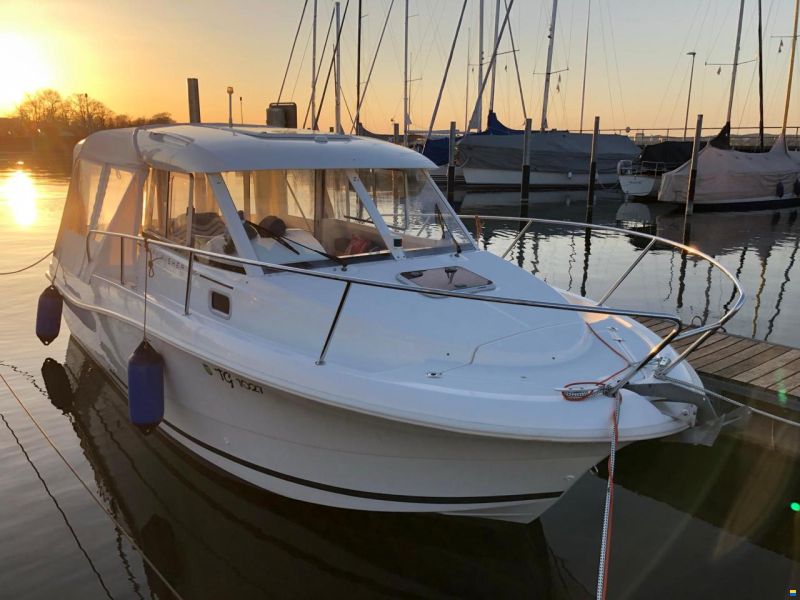 Jeanneau Merry Fisher 725