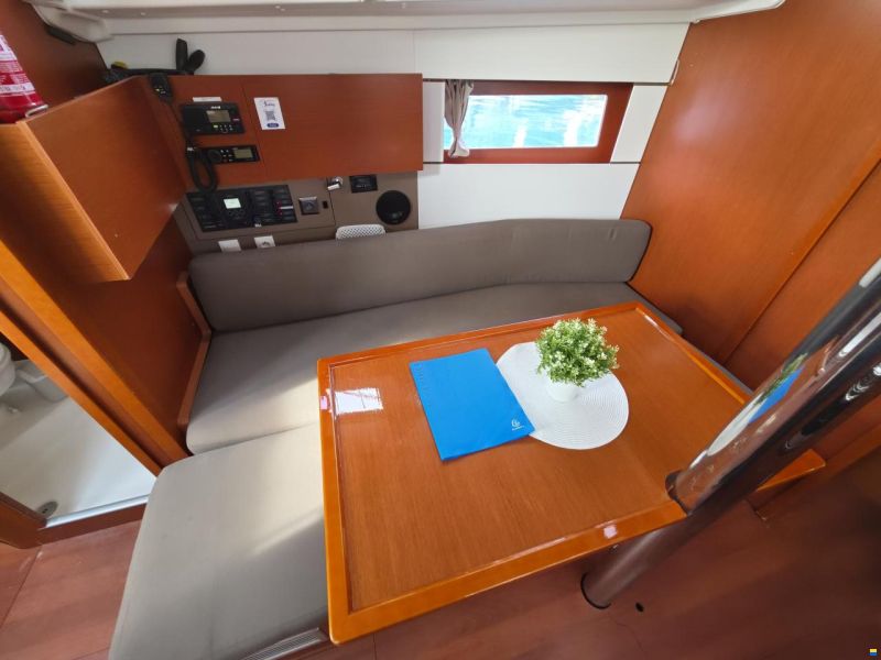 Beneteau OCEANIS 38.1