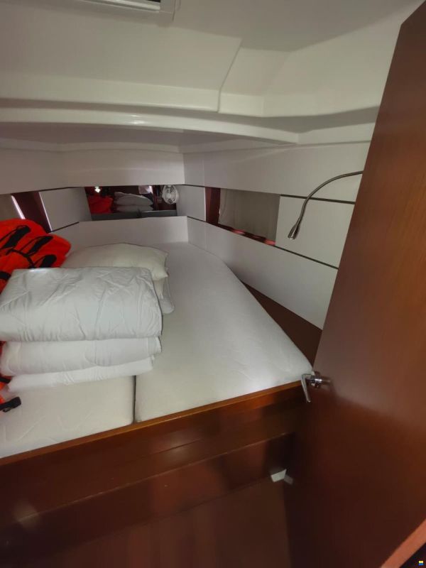 Beneteau OCEANIS 38.1