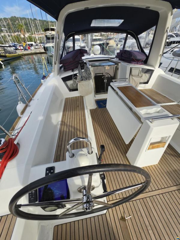 Beneteau OCEANIS 38.1