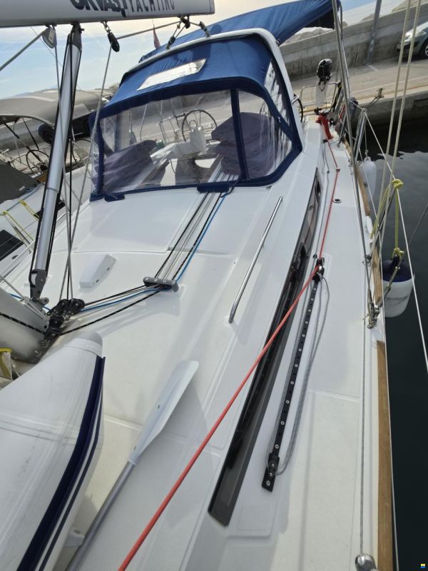 Beneteau OCEANIS 38.1
