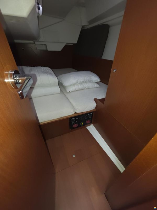Beneteau OCEANIS 38.1