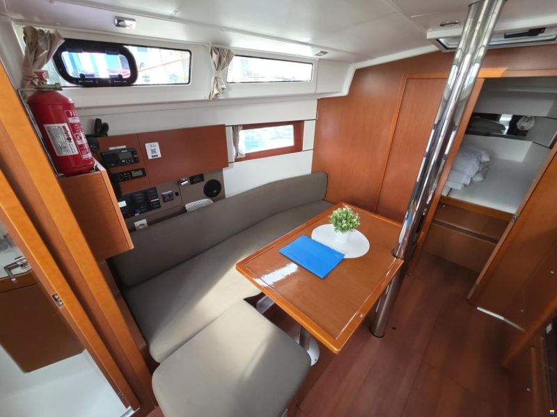 Beneteau OCEANIS 38.1
