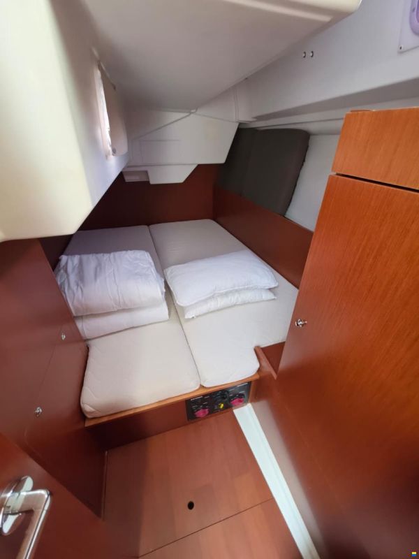 Beneteau OCEANIS 38.1