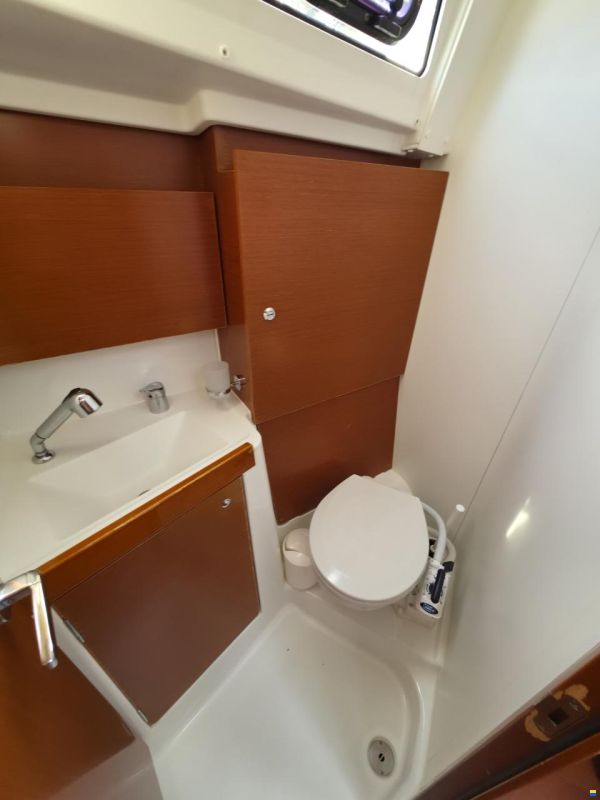Beneteau OCEANIS 38.1