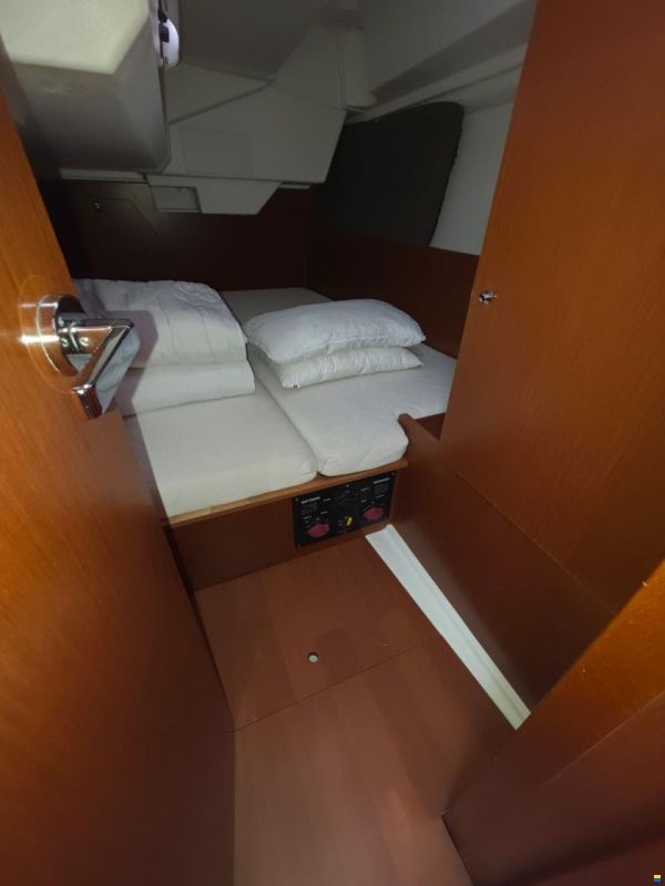 Beneteau OCEANIS 38.1
