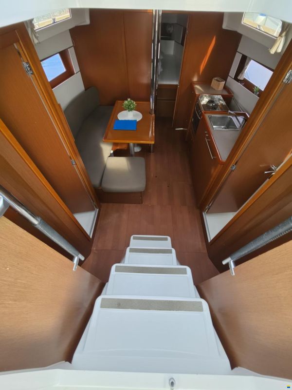 Beneteau OCEANIS 38.1