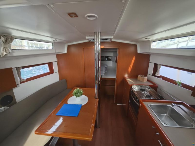 Beneteau OCEANIS 38.1