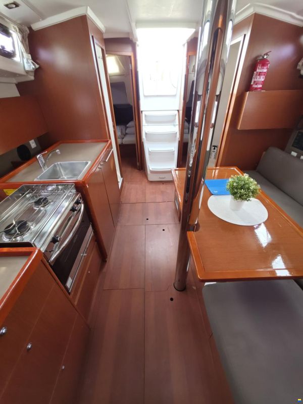 Beneteau OCEANIS 38.1