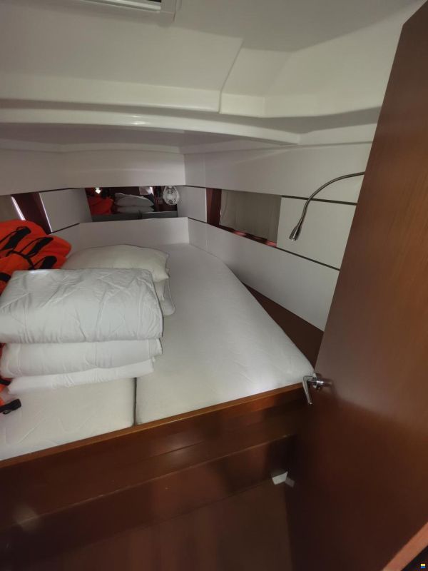 Beneteau OCEANIS 38.1