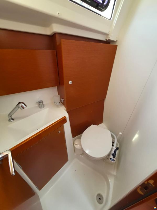Beneteau OCEANIS 38.1