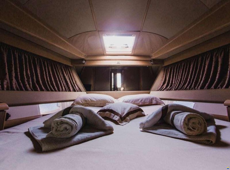Ferretti 460