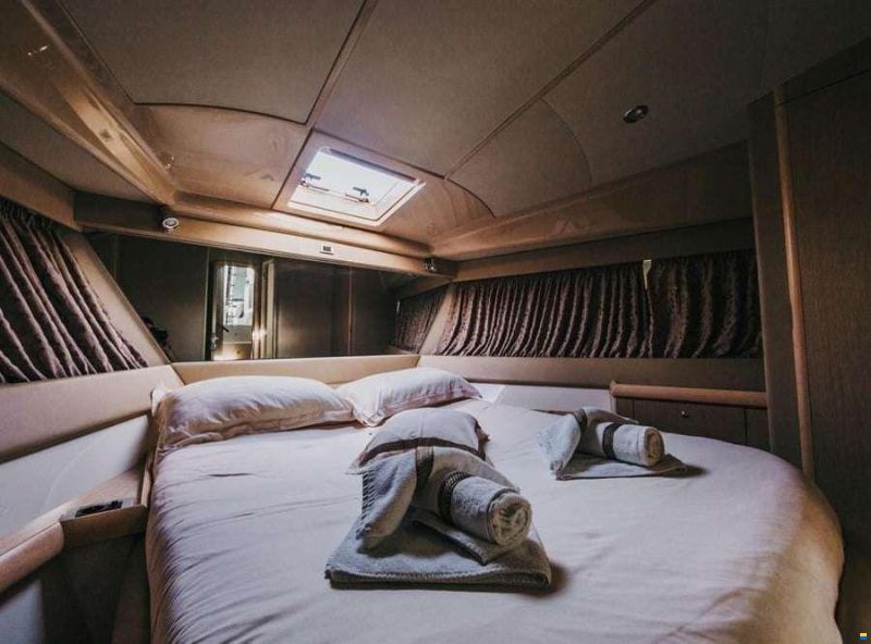Ferretti 460