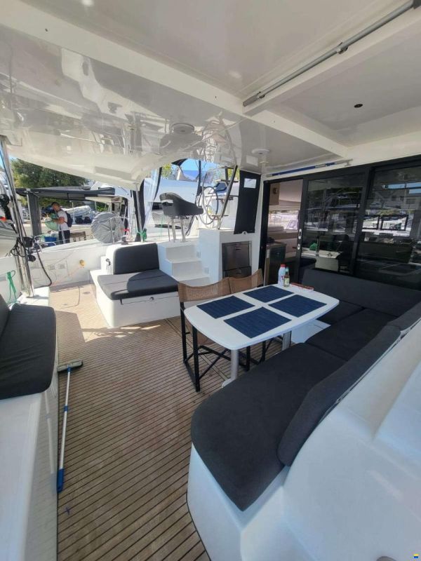 Lagoon 42