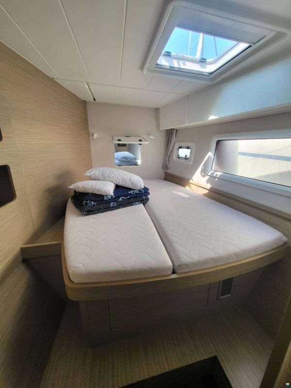 Lagoon 42