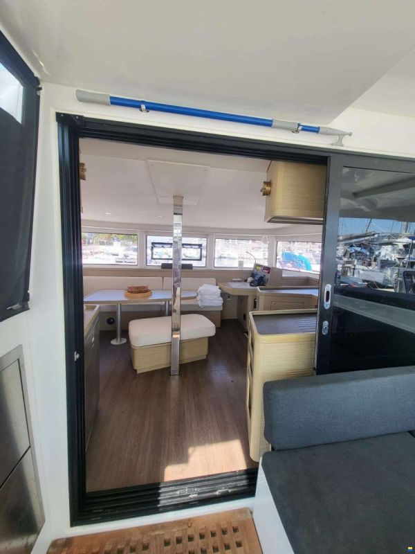 Lagoon 42