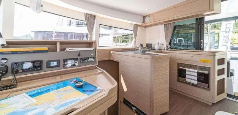 Lagoon 42