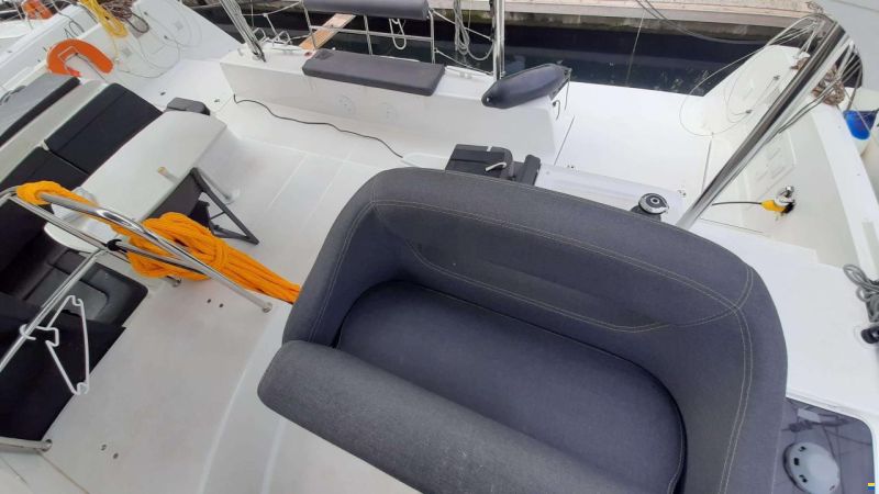 Lagoon 42