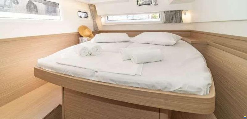 Lagoon 42