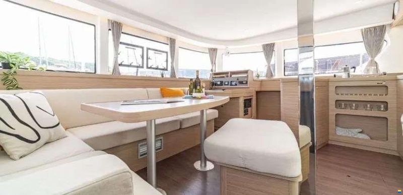 Lagoon 42