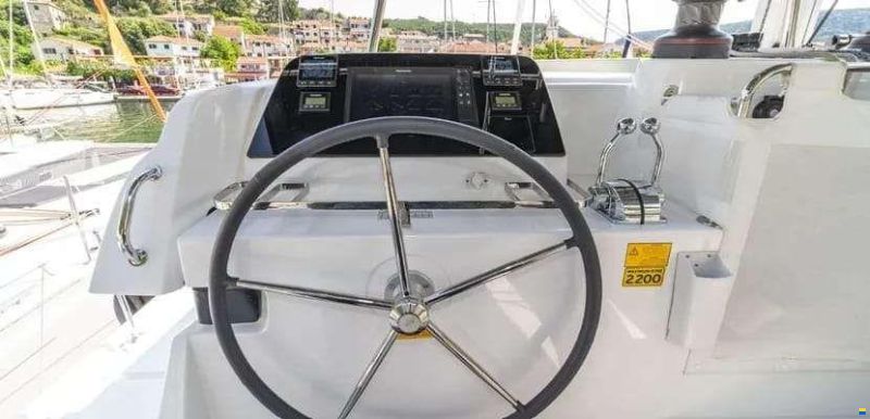 Lagoon 42