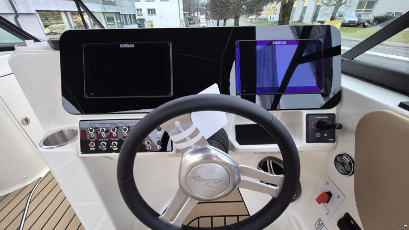 Sea Ray SDX 230 Europe