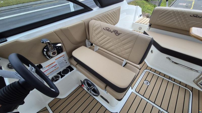 Sea Ray SDX 230 Europe