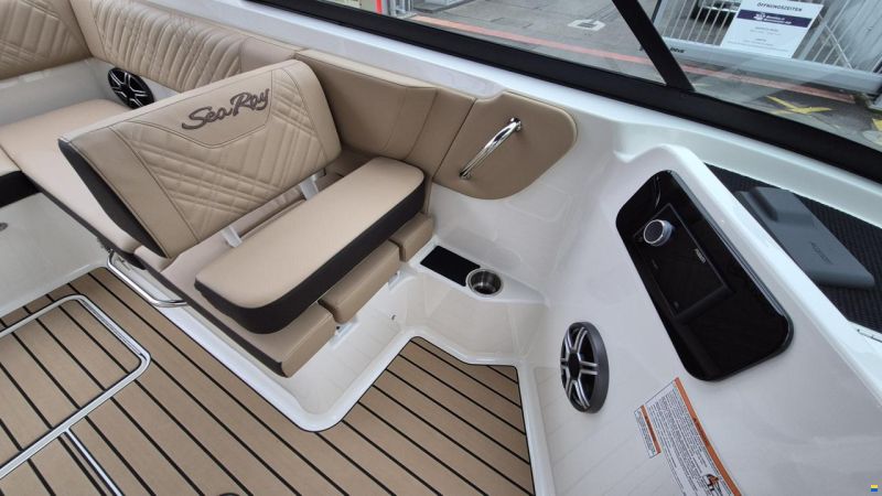 Sea Ray SDX 230 Europe