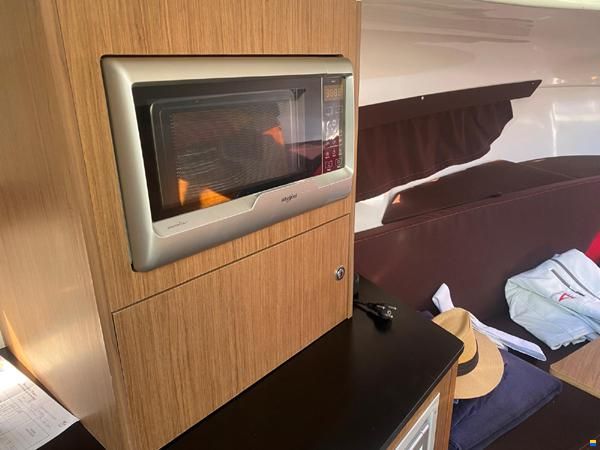 Beneteau Flyer 8.8 SUNdeck