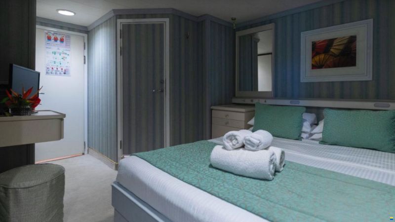 Perama Boutique Cruise Ship 45m