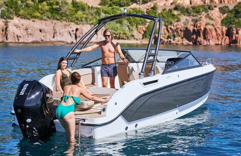 Quicksilver ACTIV 675 BOWRIDER