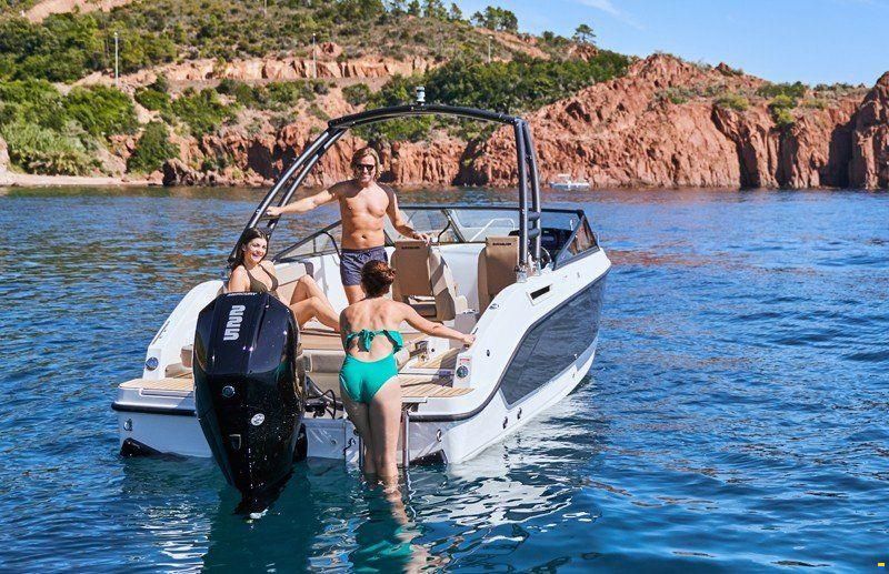 Quicksilver ACTIV 675 BOWRIDER