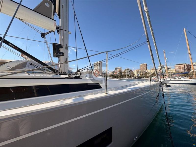 Beneteau First 44