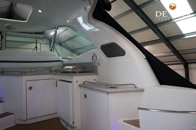 Formula 45 Yacht.