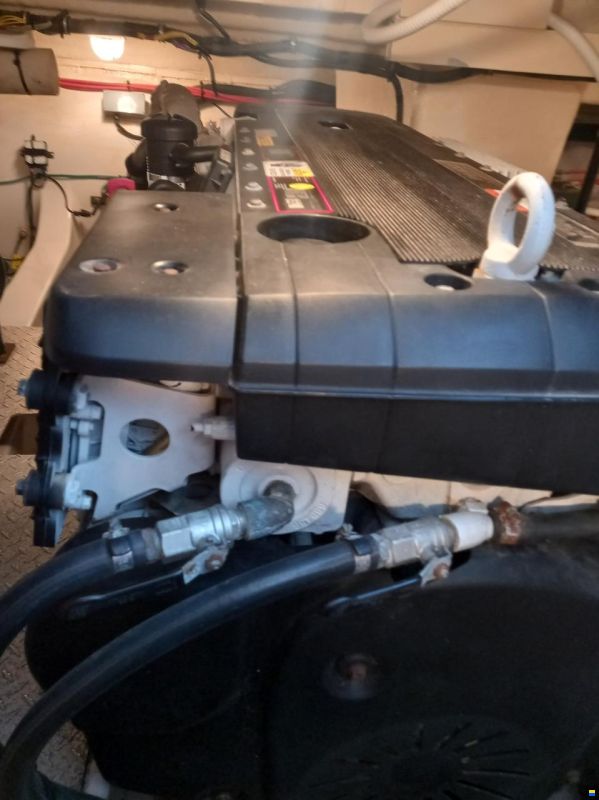 Four Winns V458