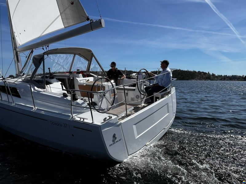 Beneteau Oceanis 37.1