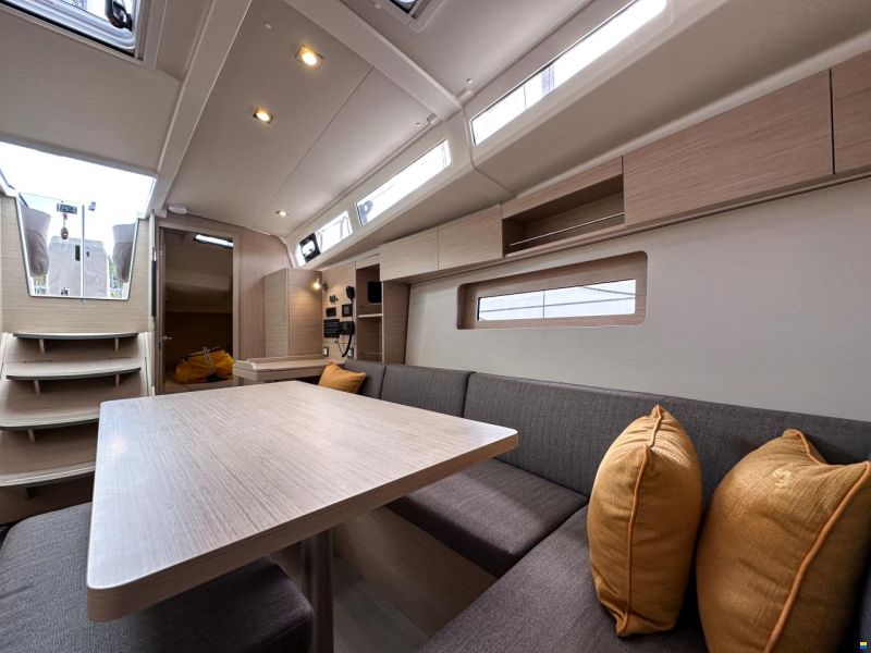 Beneteau Oceanis 37.1