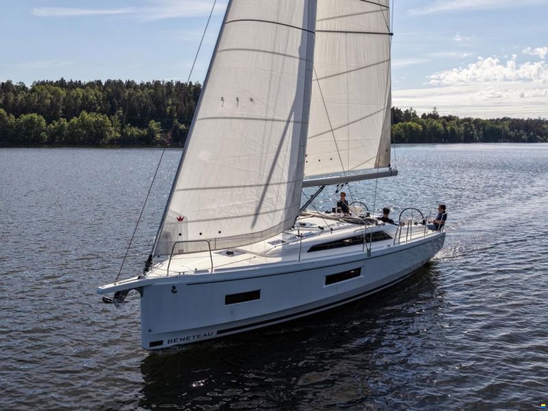 Beneteau Oceanis 37.1